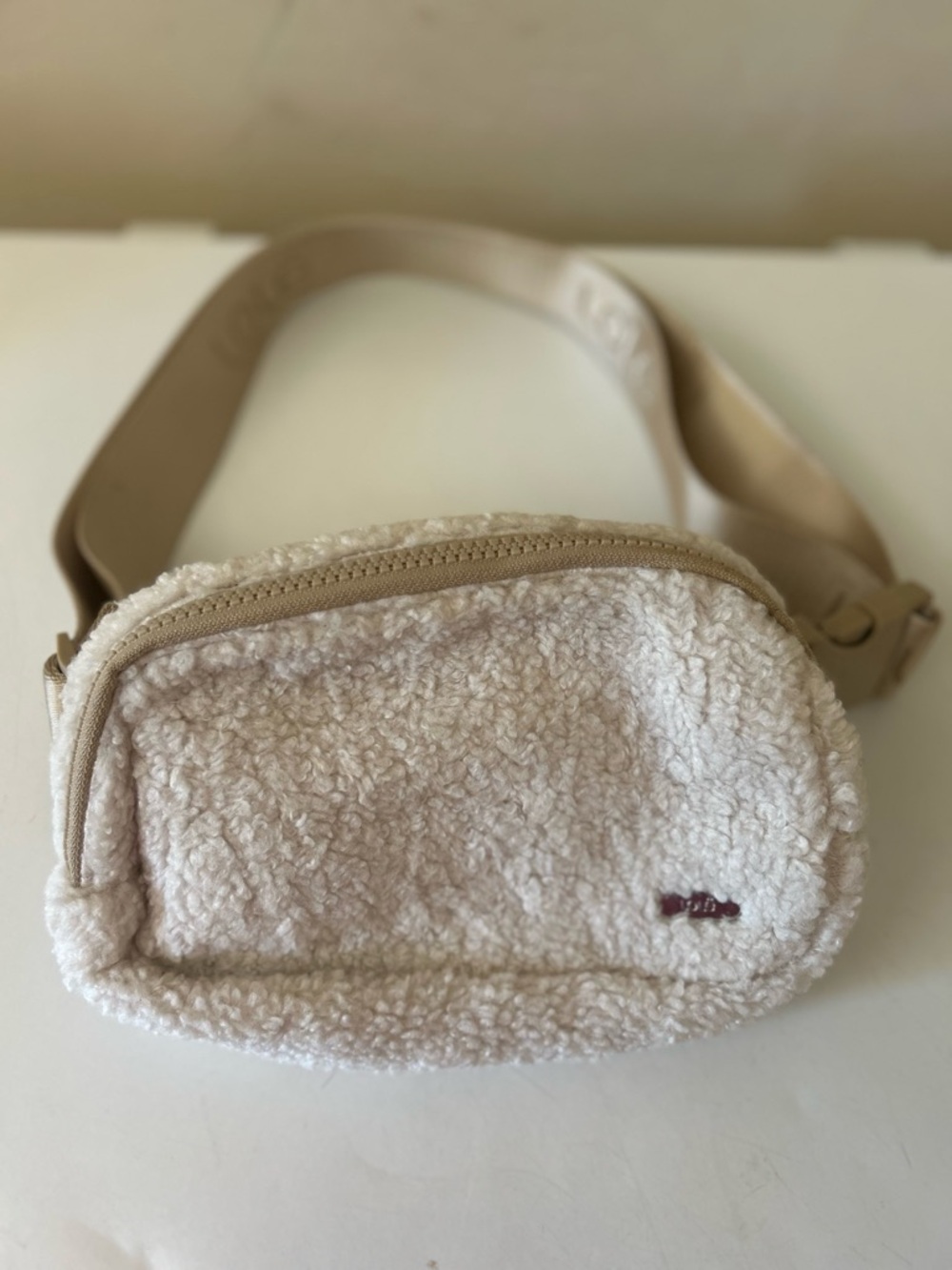Lole Belt Bag Crossbody Bag cream fur